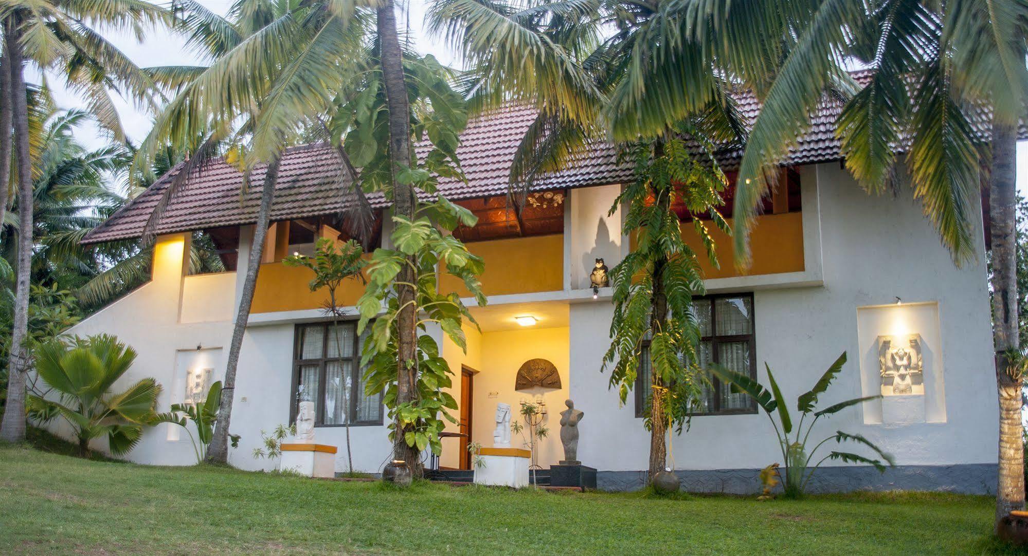 Over The Hill Poovar Exterior foto